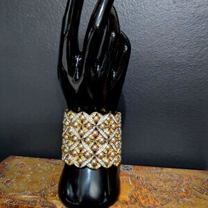 Fashion cuff